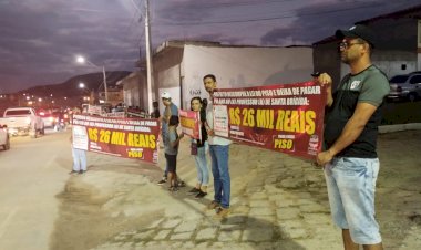 Prefeito Elton Magalhães passa vergonha em visita de Deputados ao município de Santa Brígida/BA