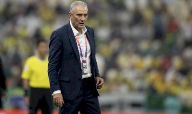 Tite evita indicar responsáveis por derrota e se despede da seleção