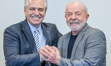 Presidente da Argentina celebra diplomação de Lula: ‘Parabéns querido amigo’