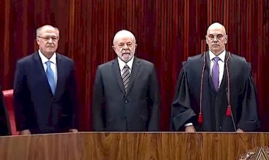 Lula enfatiza debate sobre democracia em discurso na diplomação