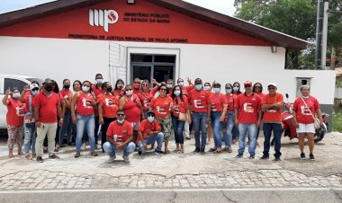 Santa Brigida - Professores fazem protesto em Frente ao MPBA, porque  prefeito descumpre acordos firmados com a categoria