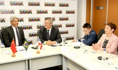 Jerônimo recebe embaixador chinês para debater projetos e investimentos