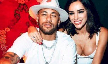 Voltou? Neymar e Bruna Biancardi são flagrados aos beijos; veja fotos