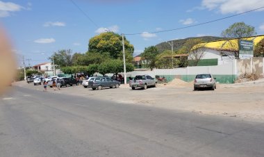 Santa Brigida - Justiça eleitoral pede pra candidatos deixar a frente do colégio Pedro Batista