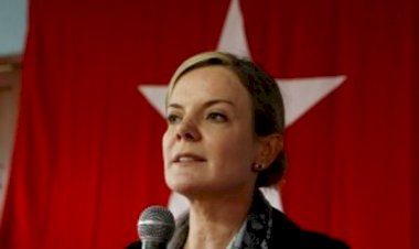 Gleisi nega candidatura à presidência e afirma que ‘o nome do PT para 2026 é Lula’