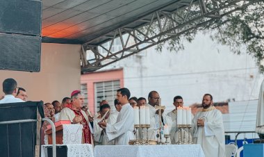 Missa do Jubileu Diocesano, reuniu o povo cristão em Paulo Afonso