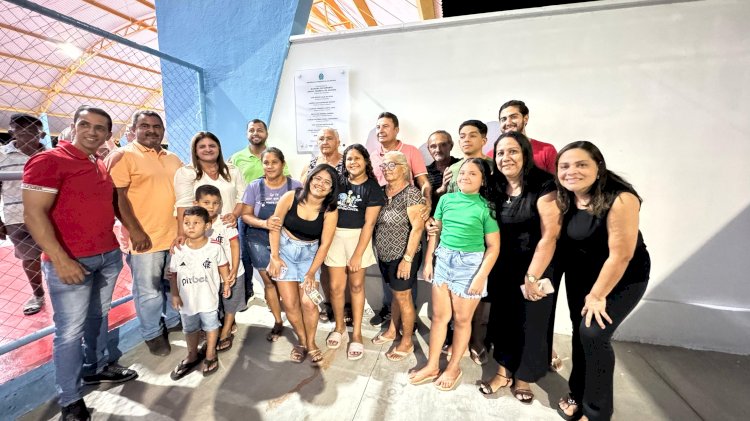 Prefeita Ziane Costa entrega duas quadras esportivas revitalizadas na zona rural de Delmiro Gouveia