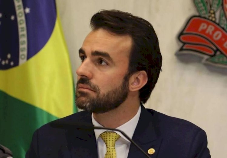 Deputado do PL será julgado por descumprir medida protetiva contra ex-esposa