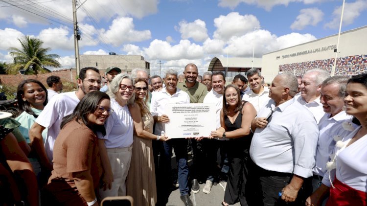 Jerônimo entrega colégio de tempo integral e pacote de investimentos na Bahia
